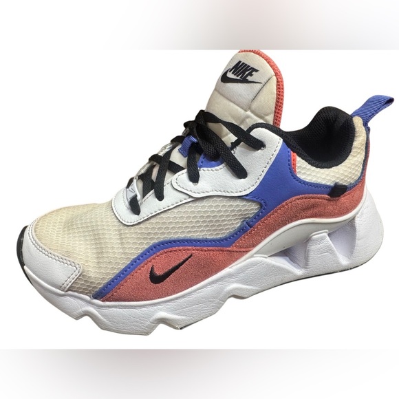 Nike Cream and Blue Sneakers with Chunky Design - Picture 1 of 13